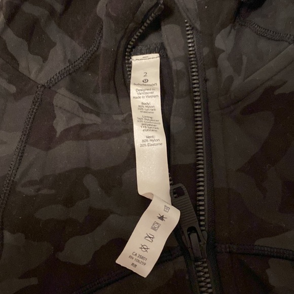 NWOT Align Camo zip up size 2 - Picture 2 of 2